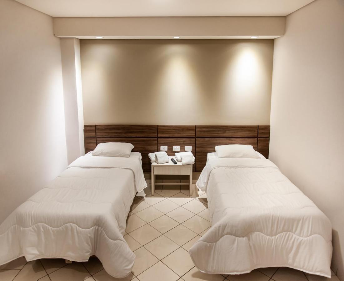 London Hotel לונדרינה מראה חיצוני תמונה