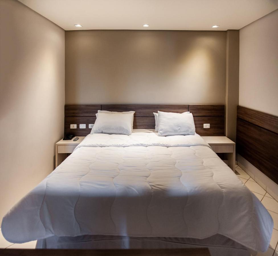 London Hotel לונדרינה מראה חיצוני תמונה