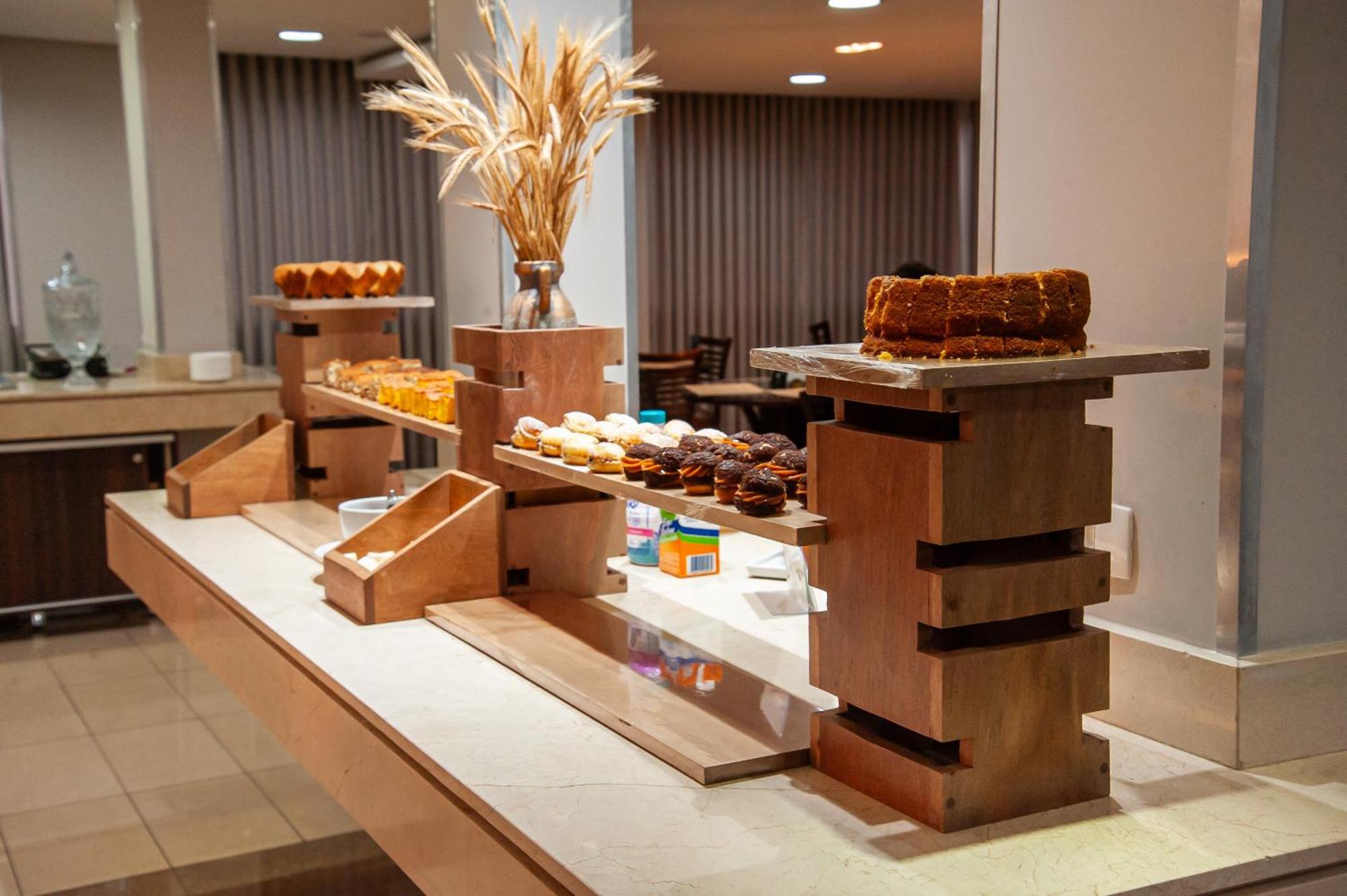 London Hotel לונדרינה מראה חיצוני תמונה