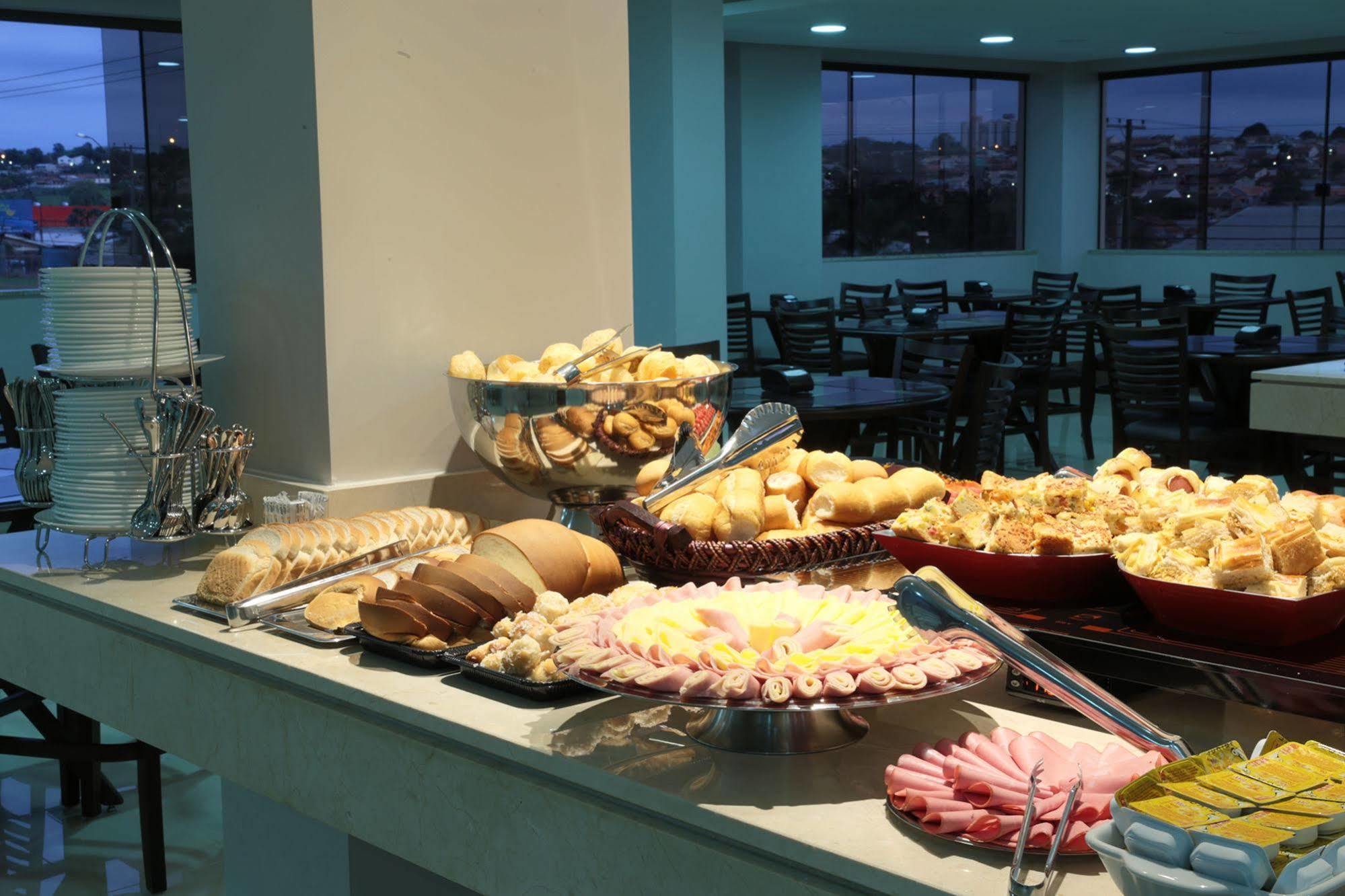 London Hotel לונדרינה מראה חיצוני תמונה