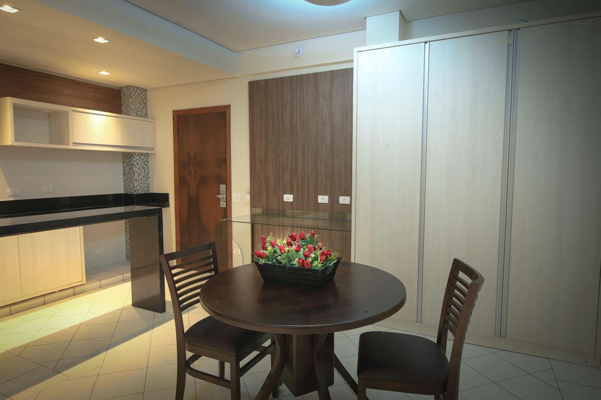 London Hotel לונדרינה מראה חיצוני תמונה